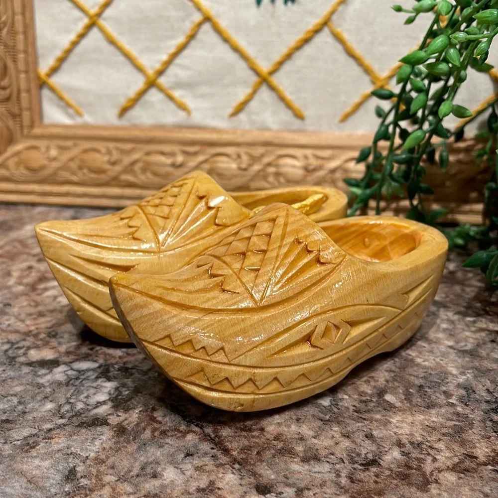 Decorative Dutch shoes